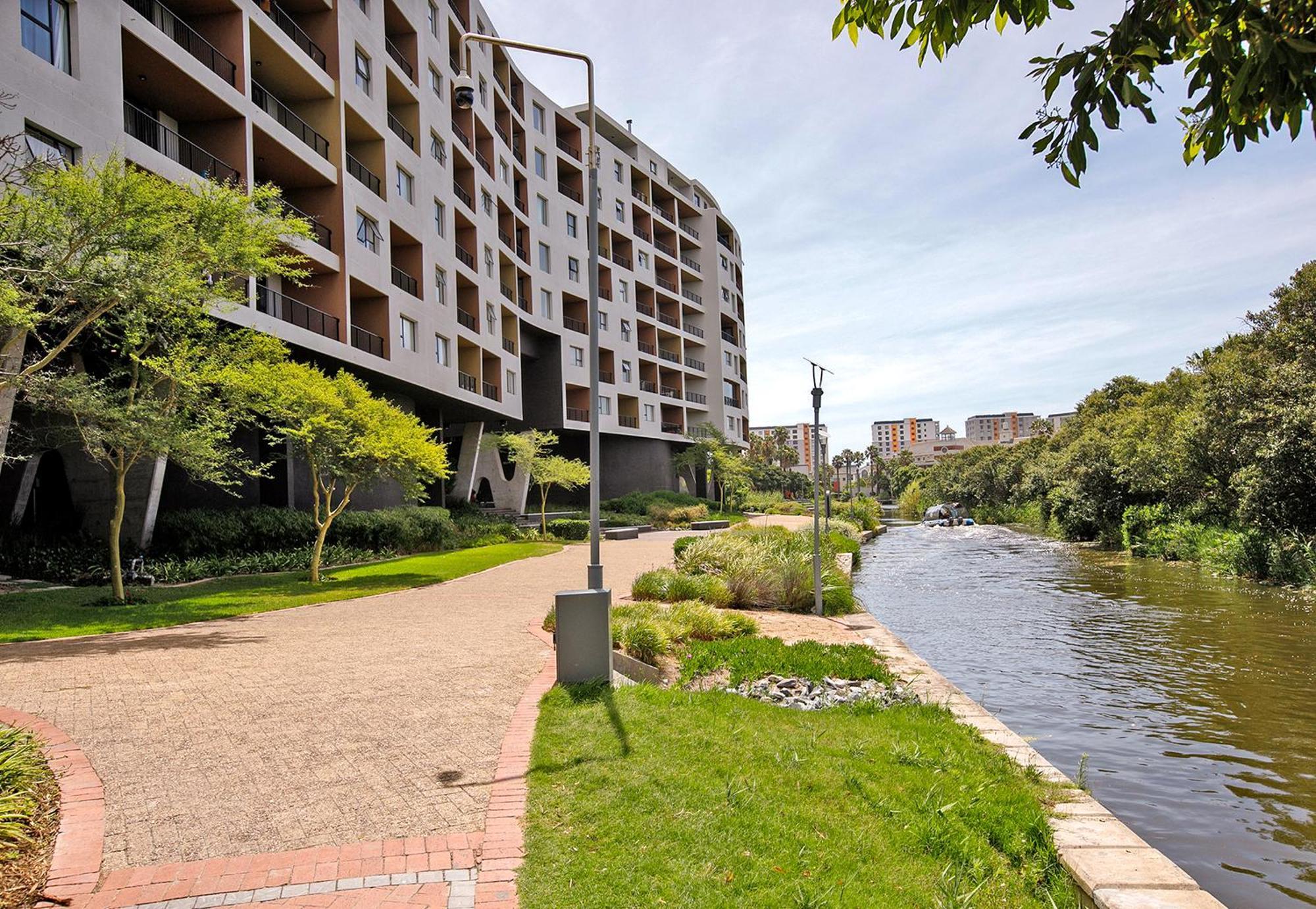 Waters Edge Appartement *